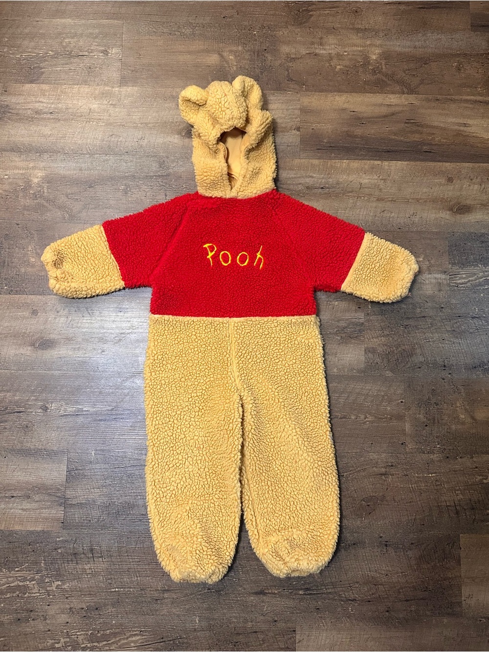 The Disney store Winnie The Pooh Costume Size 4-6 Kids Youth warm cozy nostalgic